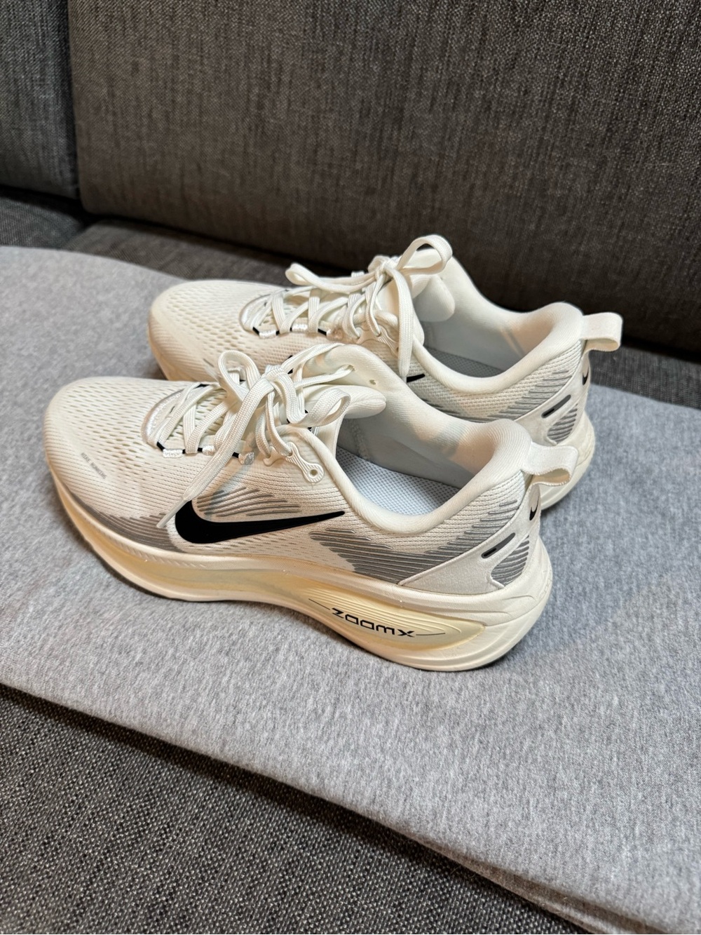Nike Women's Cream and Black ZoomX Running Sneakers